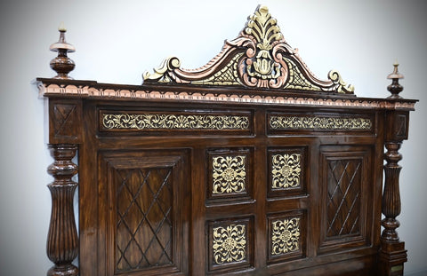 Luxury Handcrafted Royal Wooden Bedroom Set – King Size Bed, 2 Bedside Tables & Mirror Dressing Table