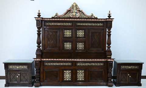 Luxury Handcrafted Royal Wooden Bedroom Set – King Size Bed, 2 Bedside Tables & Mirror Dressing Table