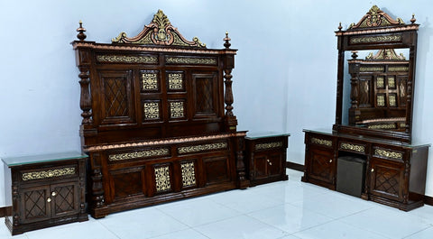 Luxury Handcrafted Royal Wooden Bedroom Set – King Size Bed, 2 Bedside Tables & Mirror Dressing Table
